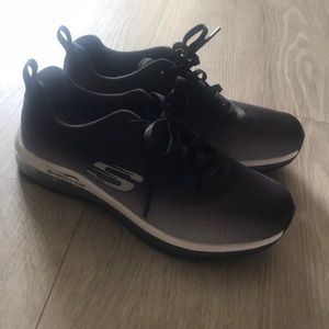 NEW. Women's Skech Air Element Fashion Sneaker